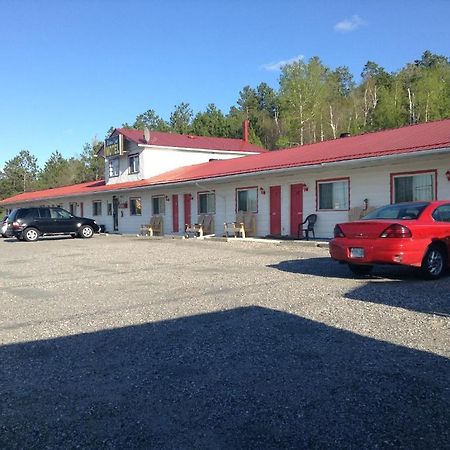 Richard Lake Motel Coniston Exterior photo