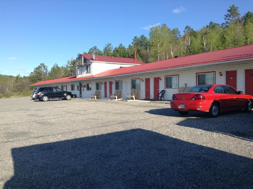 Richard Lake Motel Coniston Exterior photo